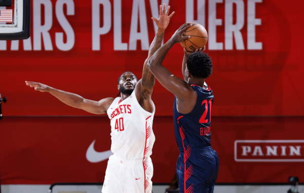 通联随配 火箭官宣一签一裁！23岁防守悍将加盟休城 放弃内威腾出阵容名额